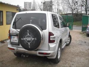 Mitsubishi Pajero 3 III 3.2 DI-D AVENTURE 3P