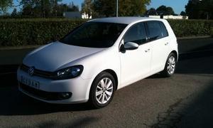 Volkswagen Golf 1.6 TDI 105 CH CARAT