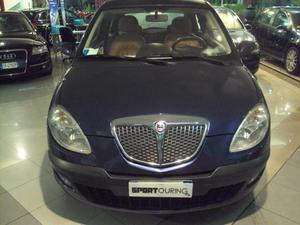 Lancia Ypsilon 1.4 16v Platino